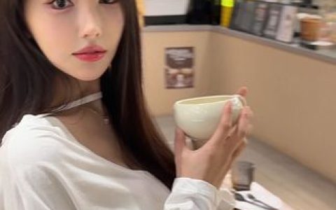 斗鱼小小酥表情包图片大全集，收录小小酥所有表情包并提供下载