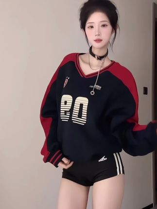 小霞佩奇姐妹直播合作精彩回放，回放小霞佩奇姐妹合作的精彩直播内容，感受默契