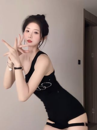 小霞佩奇姐妹直播合作精彩回放，回放小霞佩奇姐妹合作的精彩直播内容，感受默契