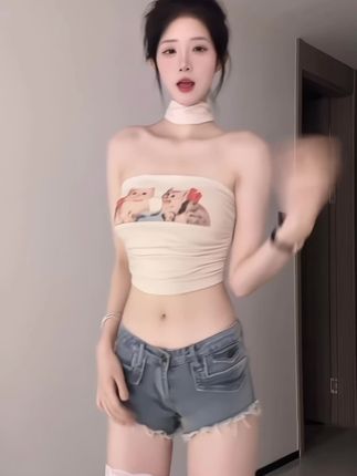 小霞佩奇姐妹直播合作精彩回放，回放小霞佩奇姐妹合作的精彩直播内容，感受默契