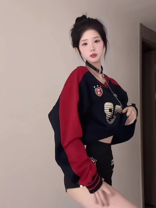 小霞佩奇姐妹直播合作精彩回放，回放小霞佩奇姐妹合作的精彩直播内容，感受默契