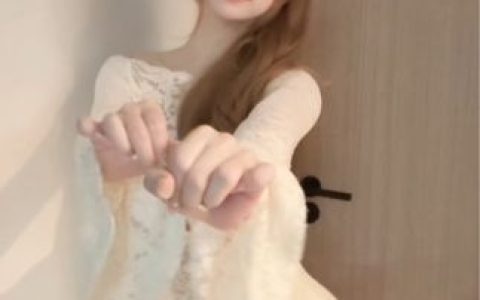 modelme雅典娜作品集，她如何通过视频展示独特的瑜伽与时尚魅力？