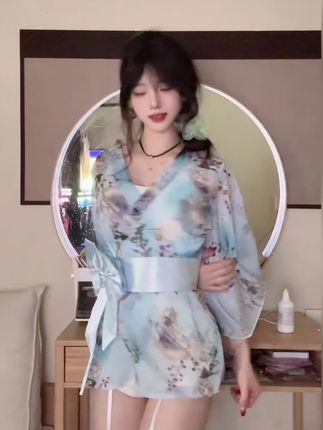 刘钞钞跳舞动作分解教学，学习刘钞钞跳舞的动作分解，掌握舞蹈技巧
