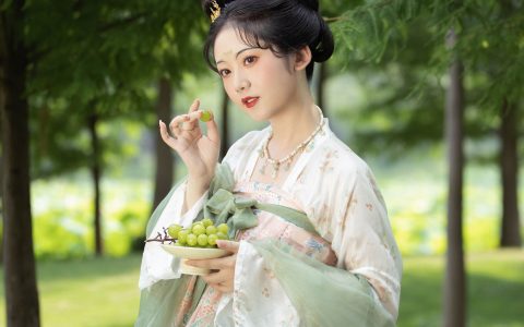 小池 荷花 树林 绿色 小清新 小姐姐 美人 古风 汉服&YiTuYu艺图语