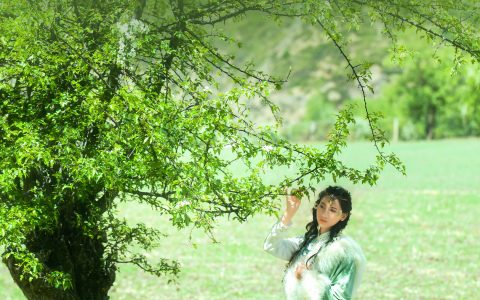 人间四月天 小清新 绿色 森系 树林 小姐姐 民族风&YiTuYu艺图语