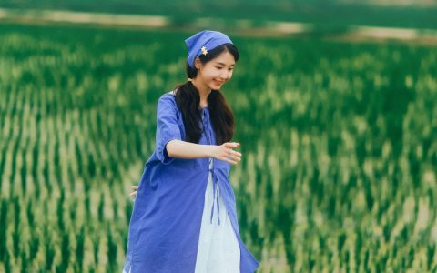 田埂边的少女 向日葵 少女 可爱 绿色 唯美 青春 姑娘 摄影 治愈系&YiTuYu艺图语